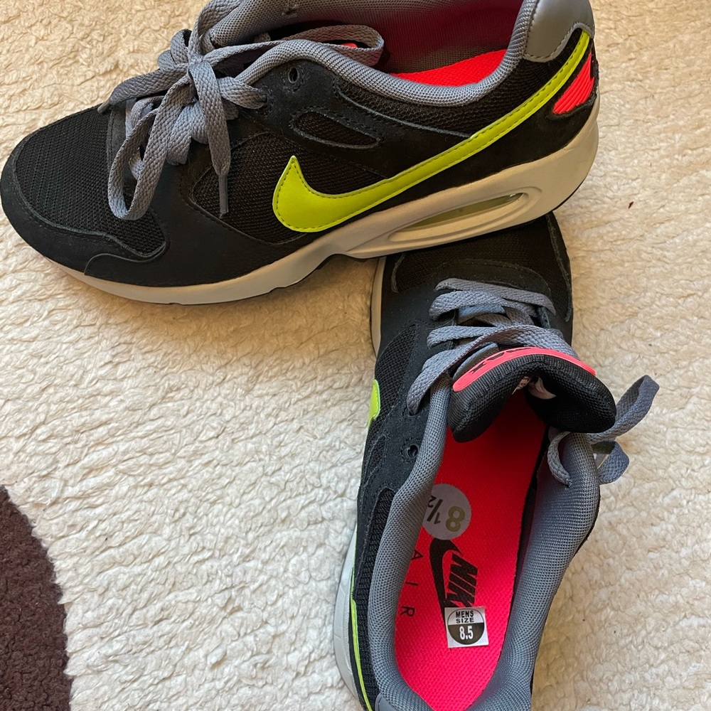 Nike Air Max Coliseum Runners